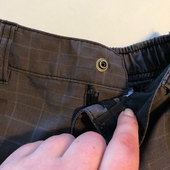 Kids Quicksilver Black and Gray Board Shorts Size 5 - Picture 6 of 7